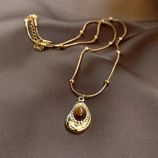 Retro Irregular Clavicle Chain  Amber Stone Necklace