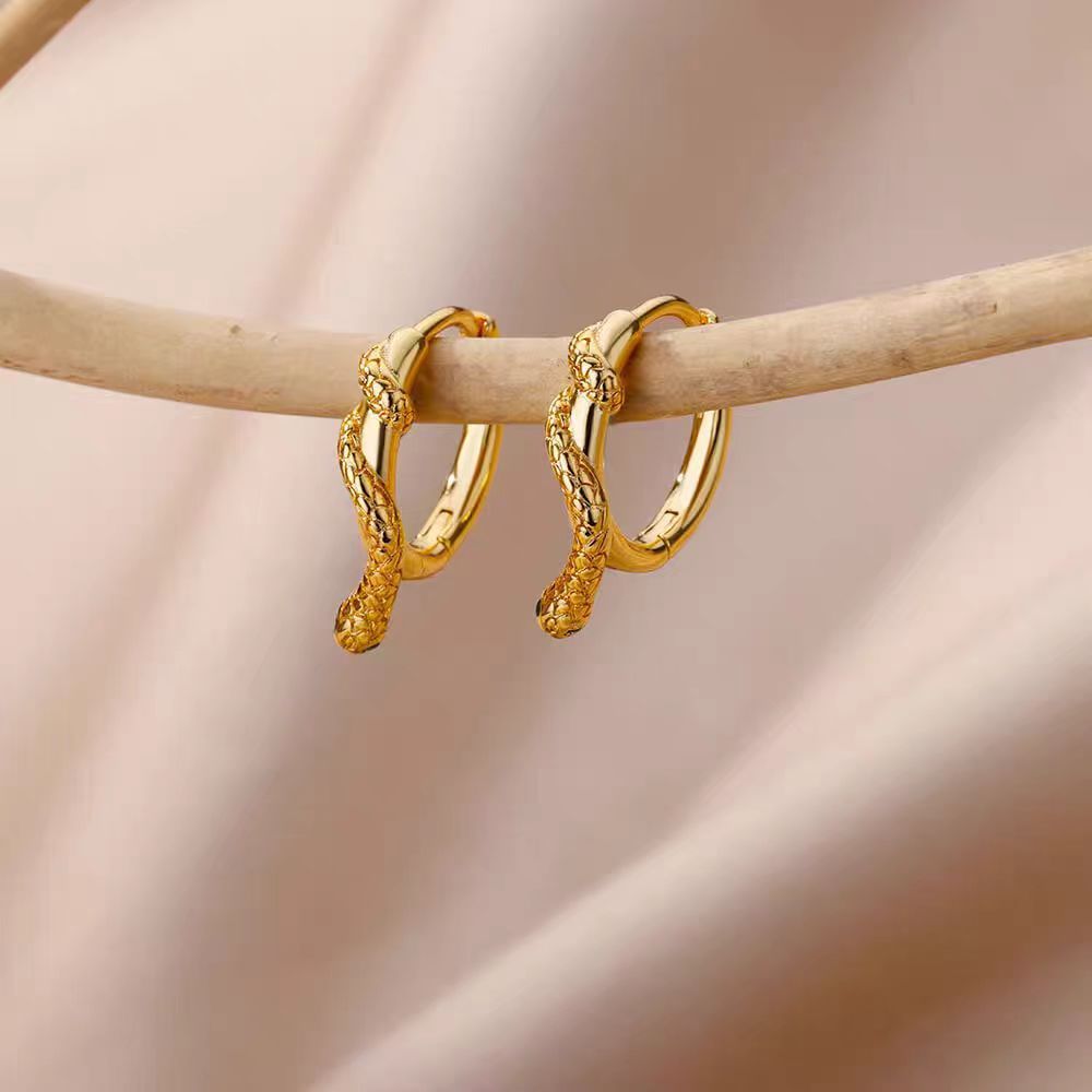 18K Gold Light Luxury Earrings