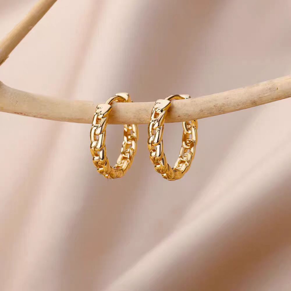 18K Gold Light Luxury Earrings